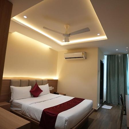 Hotel Sunrise Hospitality Vijayawāda Dış mekan fotoğraf