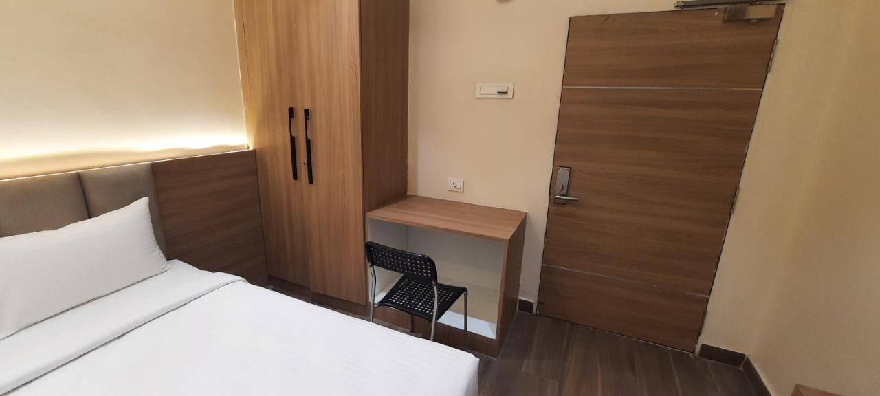 Hotel Sunrise Hospitality Vijayawāda Dış mekan fotoğraf