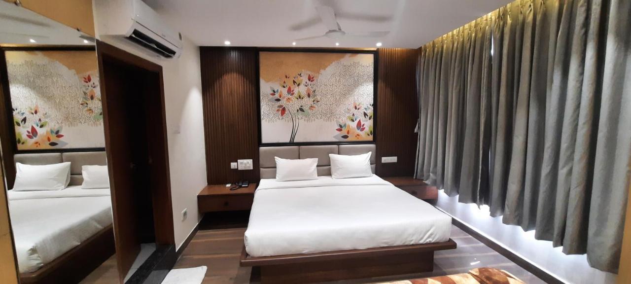 Hotel Sunrise Hospitality Vijayawāda Dış mekan fotoğraf