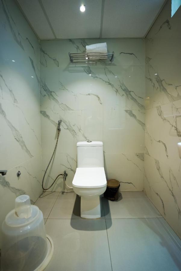 Hotel Sunrise Hospitality Vijayawāda Dış mekan fotoğraf