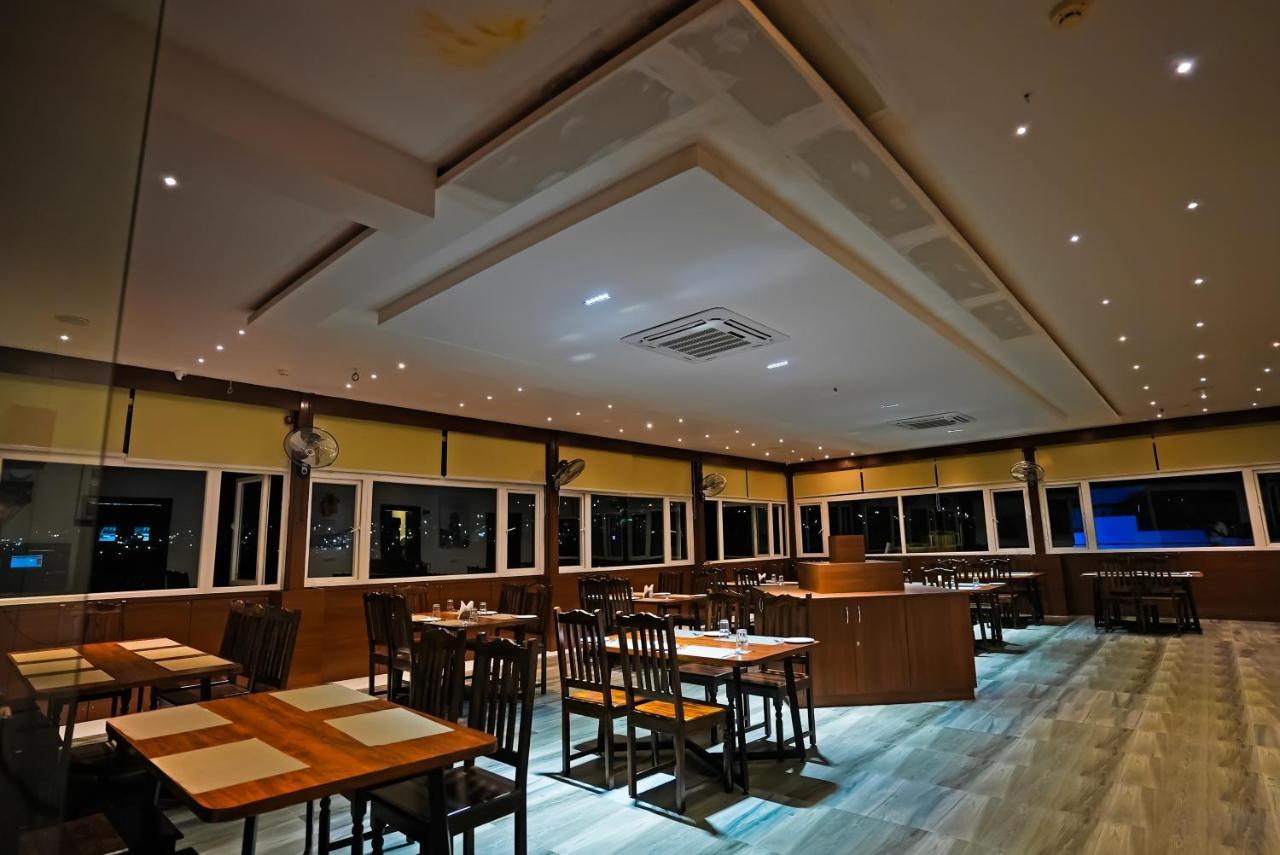 Hotel Sunrise Hospitality Vijayawāda Dış mekan fotoğraf