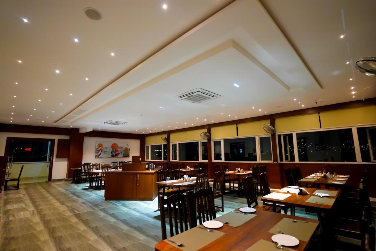 Hotel Sunrise Hospitality Vijayawāda Dış mekan fotoğraf