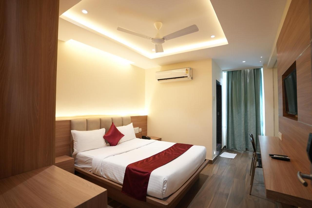 Hotel Sunrise Hospitality Vijayawāda Dış mekan fotoğraf