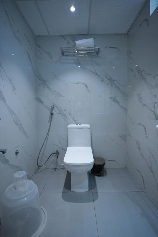 Hotel Sunrise Hospitality Vijayawāda Dış mekan fotoğraf
