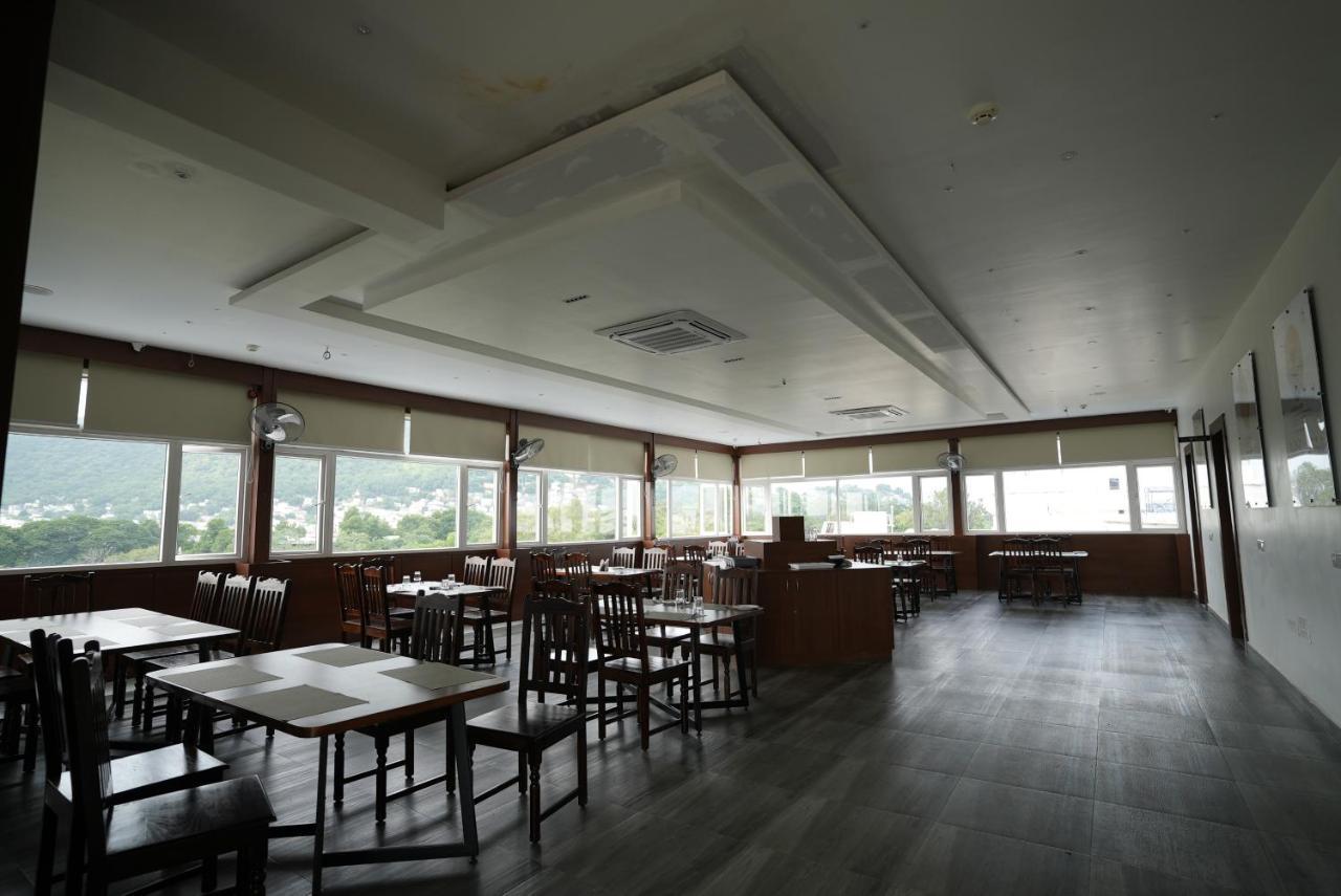 Hotel Sunrise Hospitality Vijayawāda Dış mekan fotoğraf